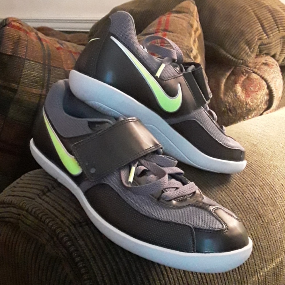 Nike Throws